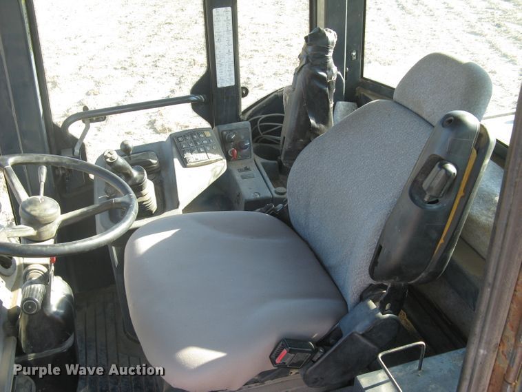 image for item DC1419 2004 John Deere 644J wheel loader