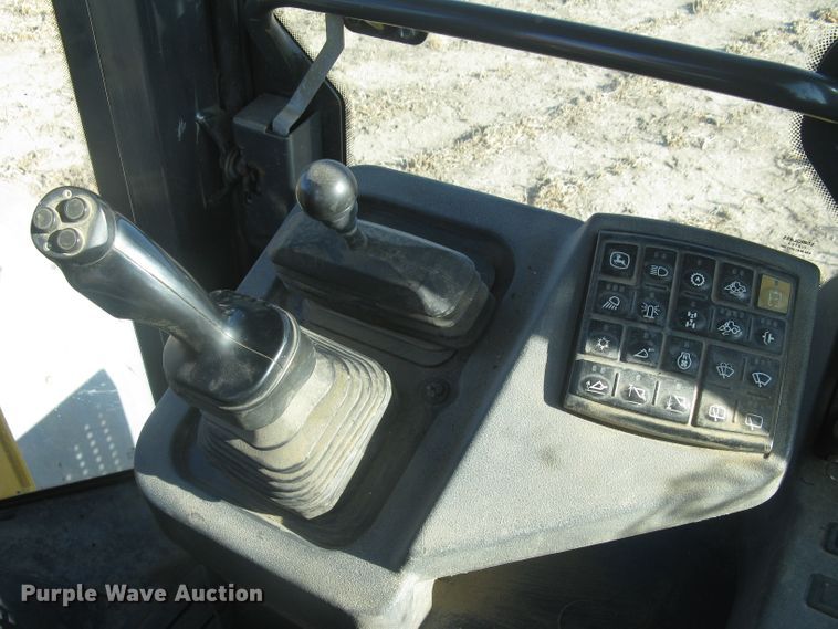 image for item DC1419 2004 John Deere 644J wheel loader