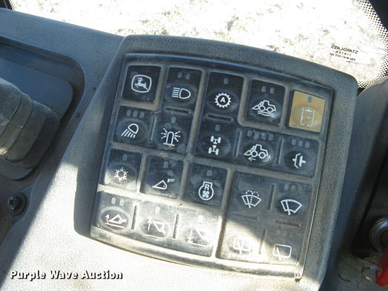 image for item DC1419 2004 John Deere 644J wheel loader