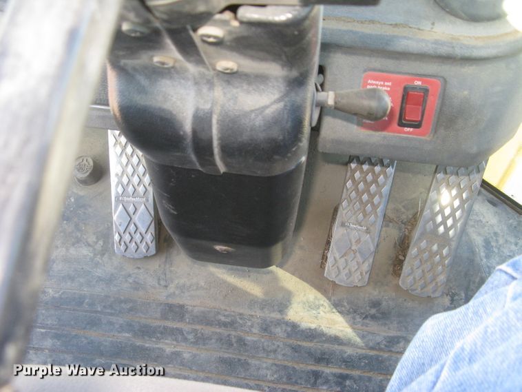 image for item DC1419 2004 John Deere 644J wheel loader