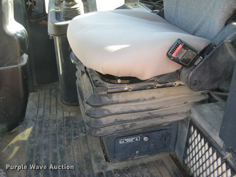 image for item DC1419 2004 John Deere 644J wheel loader