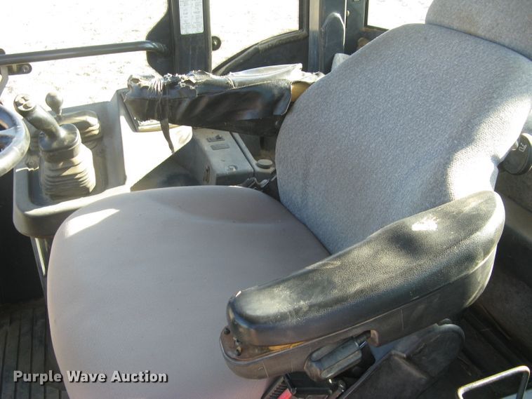 image for item DC1419 2004 John Deere 644J wheel loader