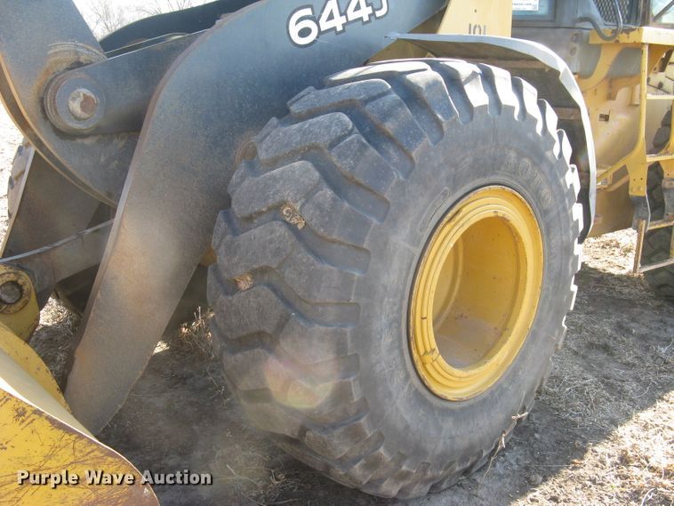 image for item DC1419 2004 John Deere 644J wheel loader
