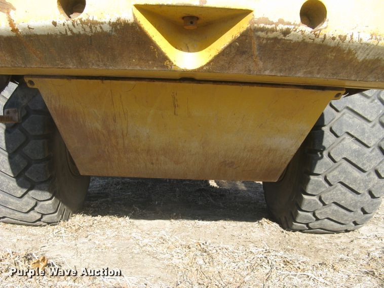 image for item DC1419 2004 John Deere 644J wheel loader
