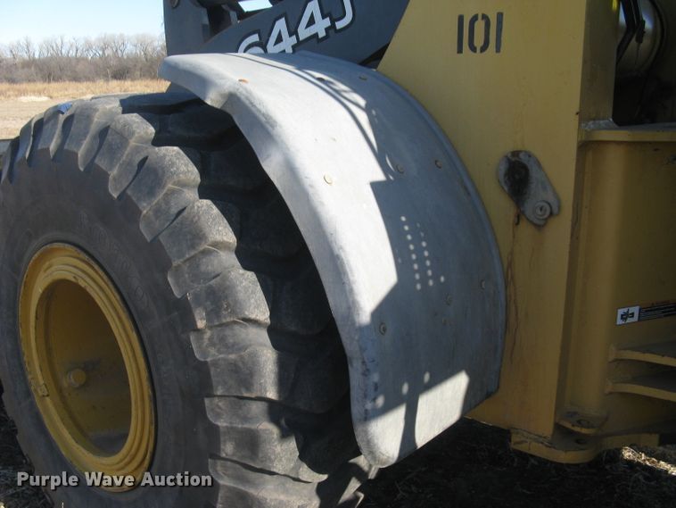 image for item DC1419 2004 John Deere 644J wheel loader