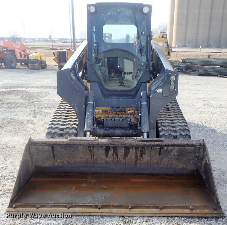 image for item DC3423 2017 John Deere 331G skid steer