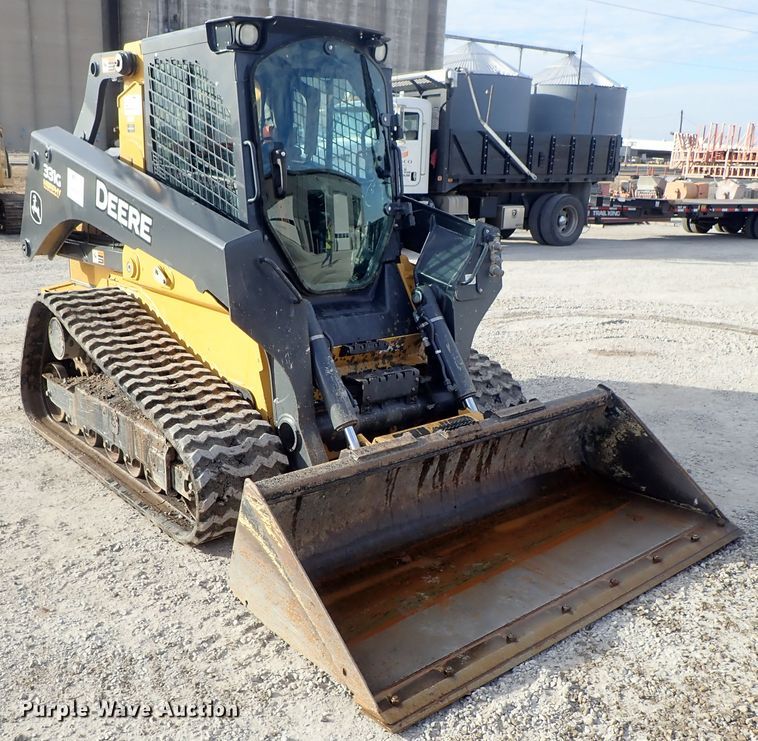 image for item DC3423 2017 John Deere 331G skid steer