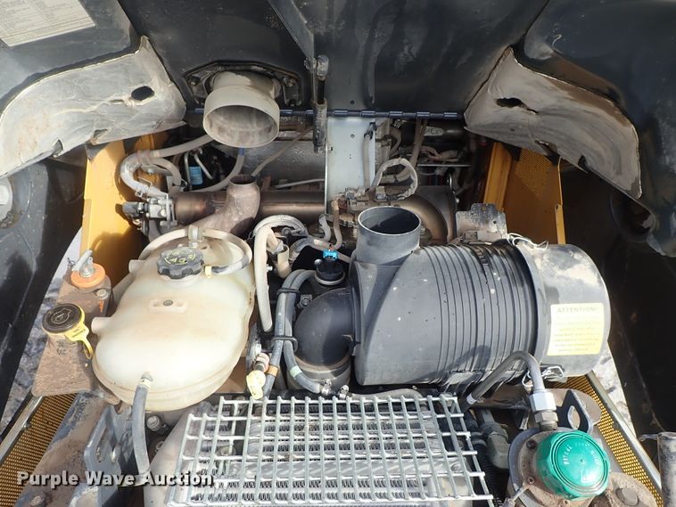 image for item DC3423 2017 John Deere 331G skid steer