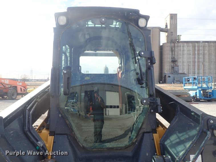 image for item DC3423 2017 John Deere 331G skid steer