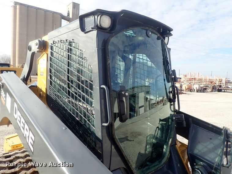 image for item DC3423 2017 John Deere 331G skid steer