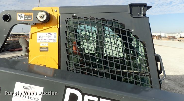 image for item DC3423 2017 John Deere 331G skid steer