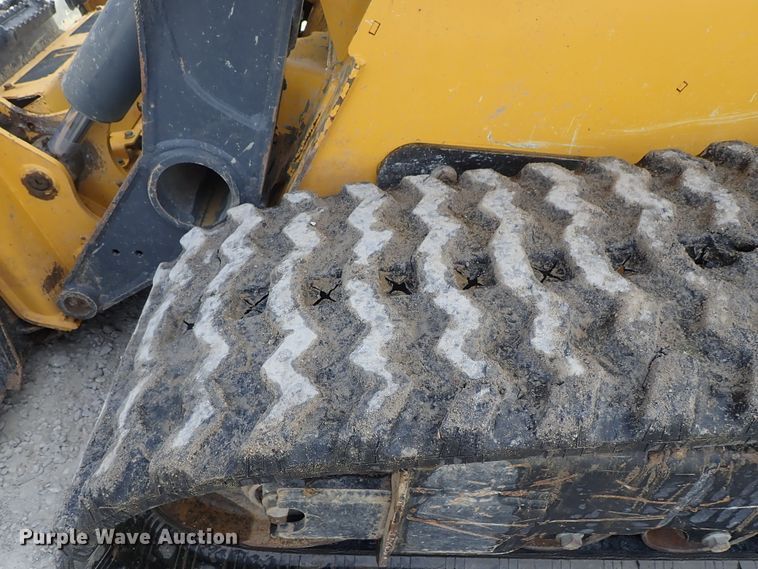 image for item DC3423 2017 John Deere 331G skid steer