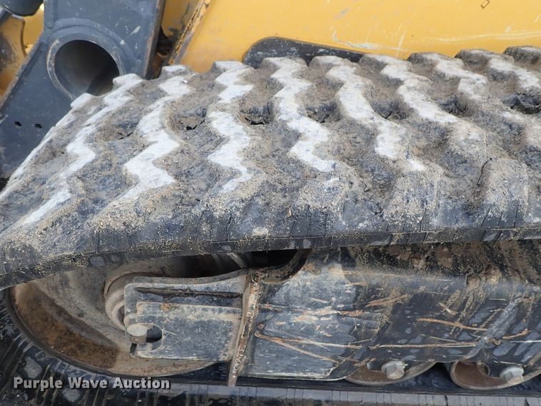 image for item DC3423 2017 John Deere 331G skid steer