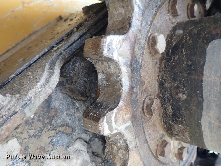 image for item DC3423 2017 John Deere 331G skid steer