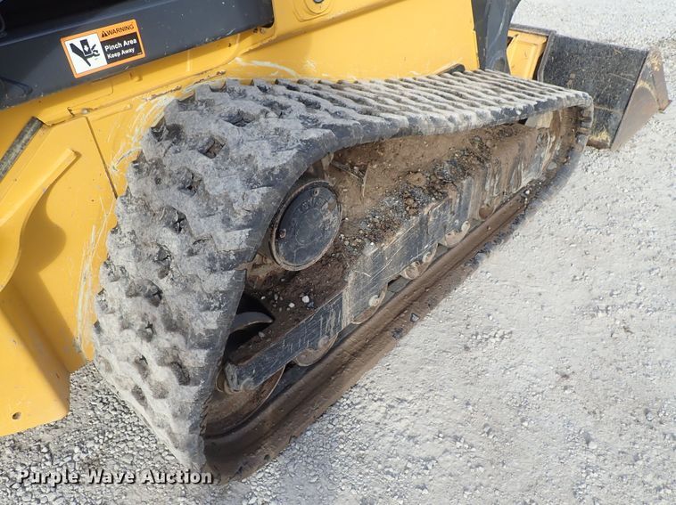 image for item DC3423 2017 John Deere 331G skid steer