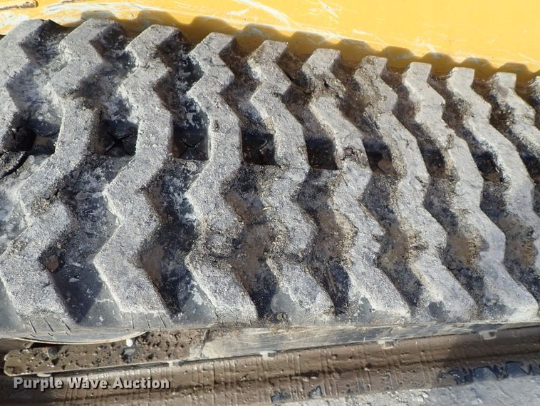 image for item DC3423 2017 John Deere 331G skid steer