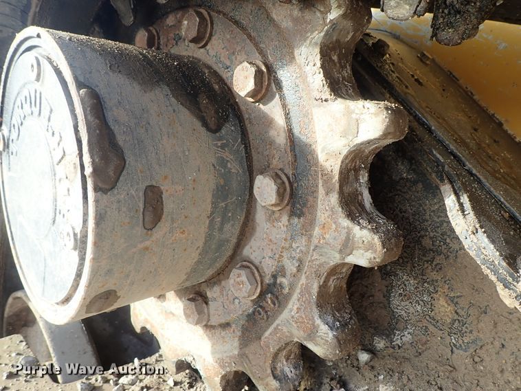 image for item DC3423 2017 John Deere 331G skid steer