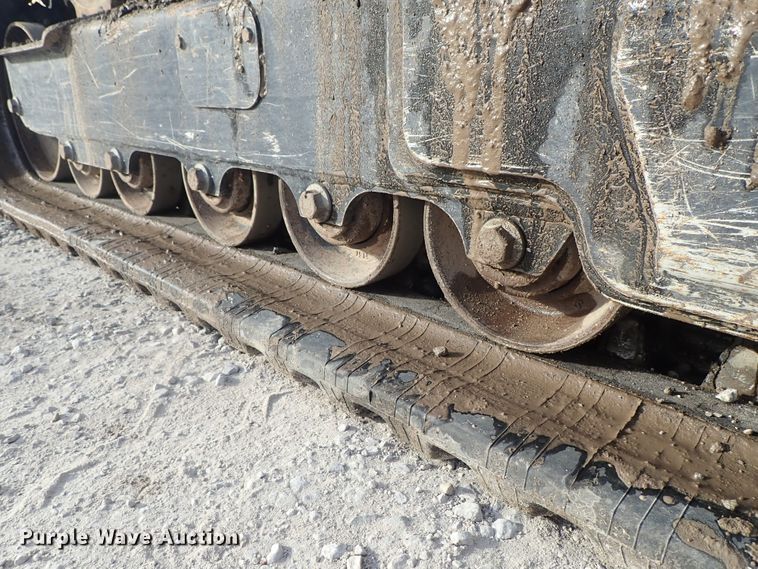 image for item DC3423 2017 John Deere 331G skid steer