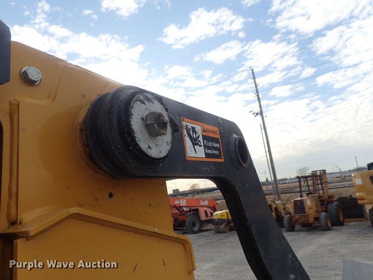 image for item DC3423 2017 John Deere 331G skid steer