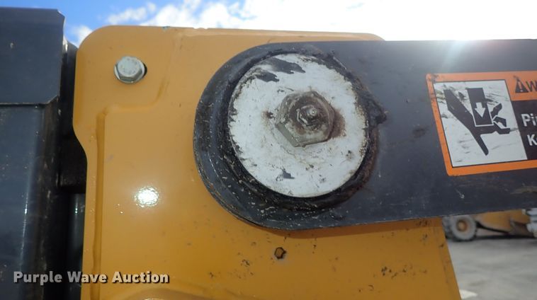 image for item DC3423 2017 John Deere 331G skid steer