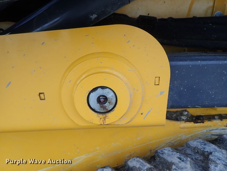 image for item DC3423 2017 John Deere 331G skid steer