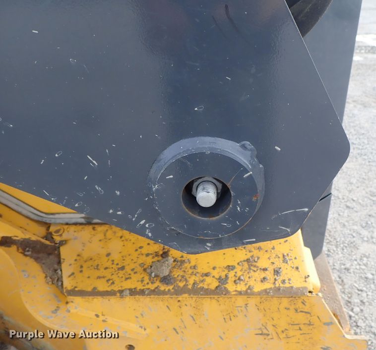 image for item DC3423 2017 John Deere 331G skid steer