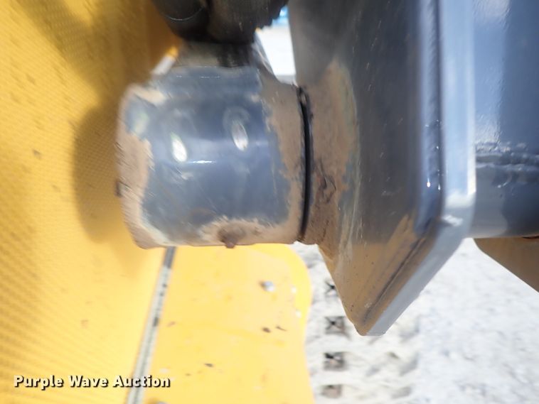 image for item DC3423 2017 John Deere 331G skid steer