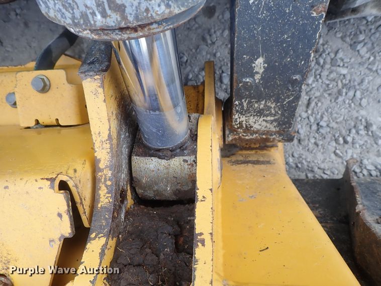 image for item DC3423 2017 John Deere 331G skid steer