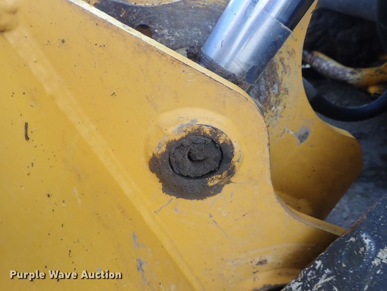 image for item DC3423 2017 John Deere 331G skid steer