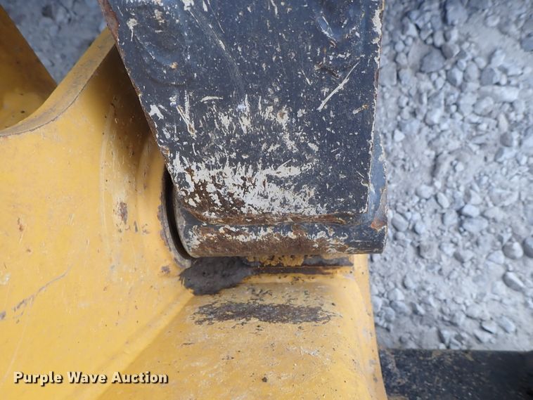 image for item DC3423 2017 John Deere 331G skid steer