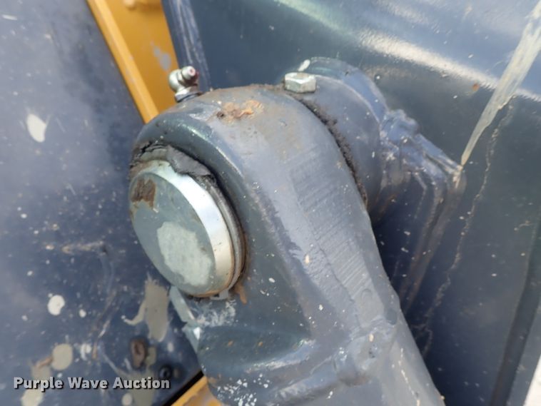 image for item DC3423 2017 John Deere 331G skid steer