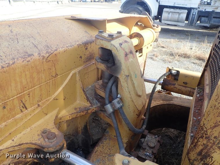 image for item DC3434 2006 Caterpillar D6N XL dozer