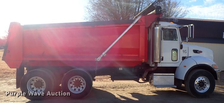 image for item DC3445 2006 Peterbilt 335 dump truck