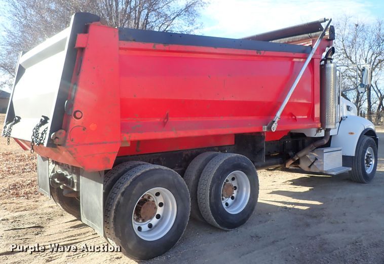 image for item DC3445 2006 Peterbilt 335 dump truck