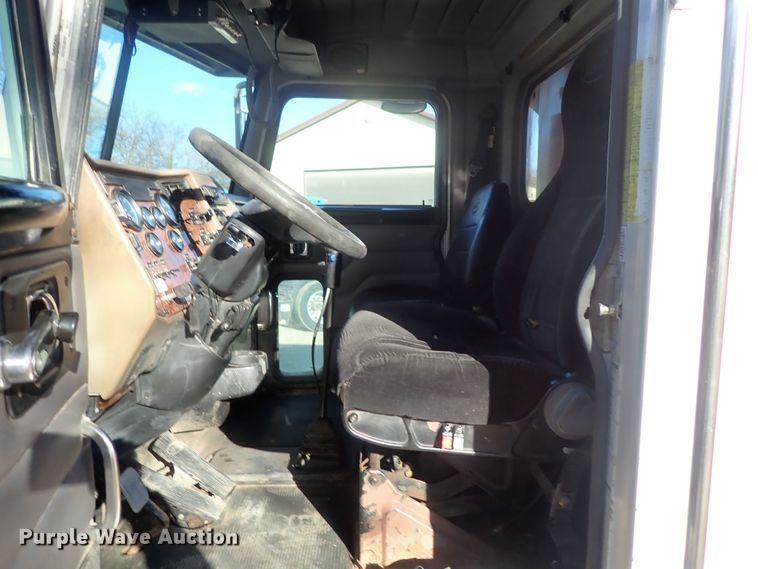 image for item DC3445 2006 Peterbilt 335 dump truck