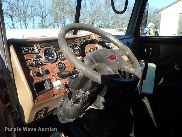 image for item DC3445 2006 Peterbilt 335 dump truck