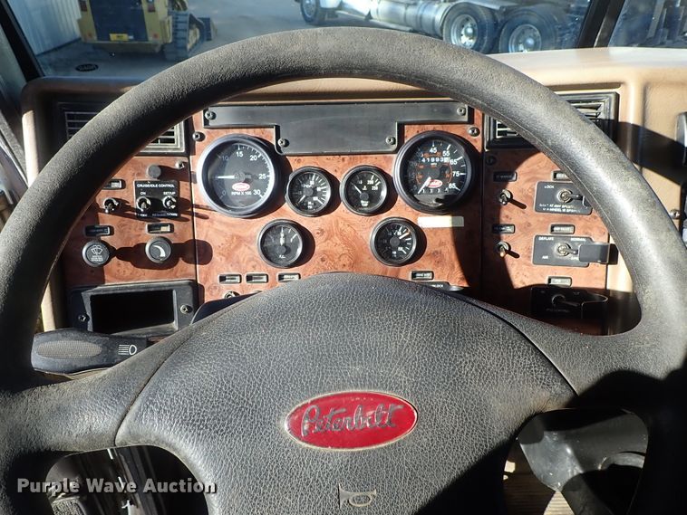 image for item DC3445 2006 Peterbilt 335 dump truck