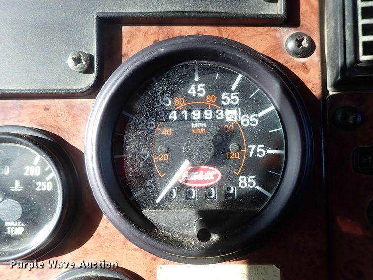 image for item DC3445 2006 Peterbilt 335 dump truck