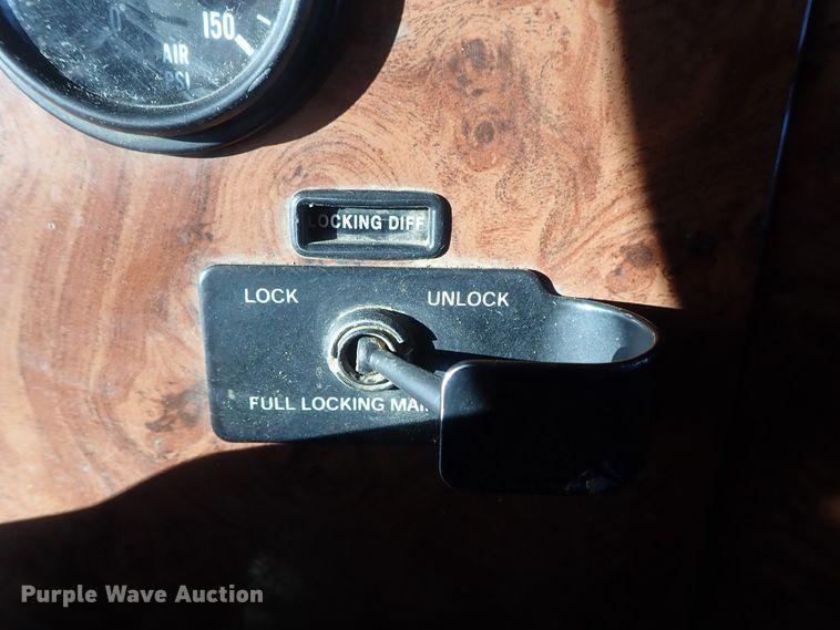 image for item DC3445 2006 Peterbilt 335 dump truck