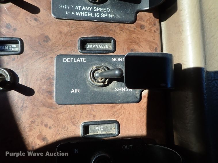 image for item DC3445 2006 Peterbilt 335 dump truck