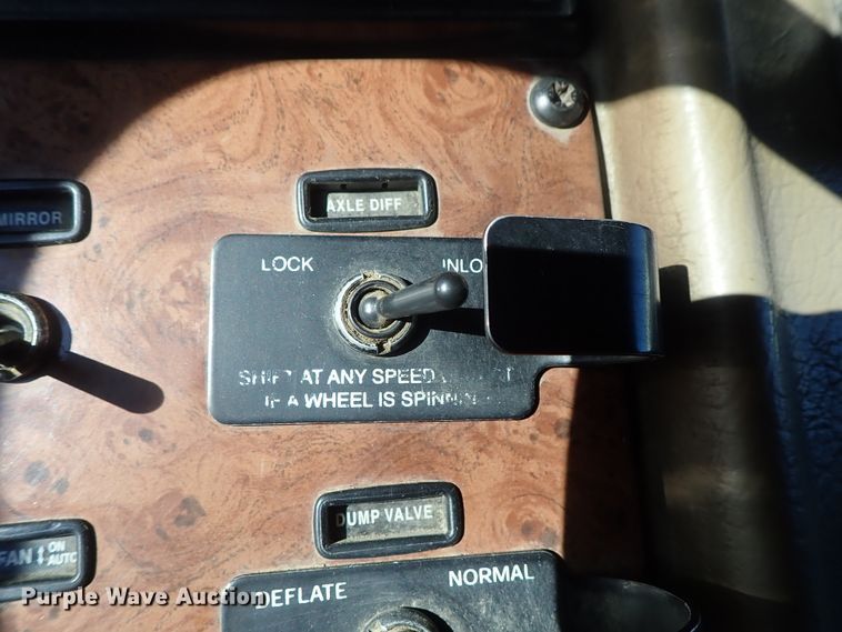 image for item DC3445 2006 Peterbilt 335 dump truck