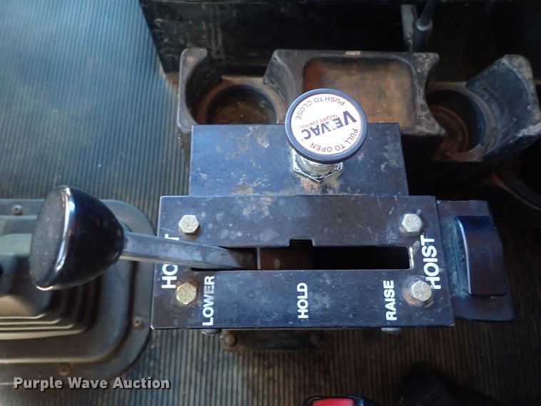 image for item DC3445 2006 Peterbilt 335 dump truck