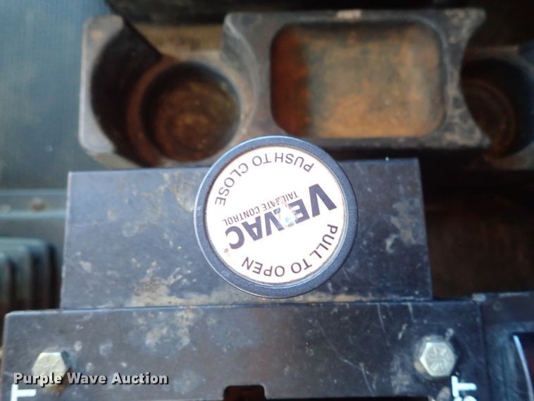 image for item DC3445 2006 Peterbilt 335 dump truck