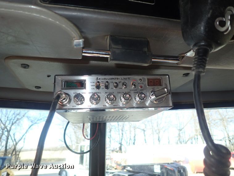 image for item DC3445 2006 Peterbilt 335 dump truck