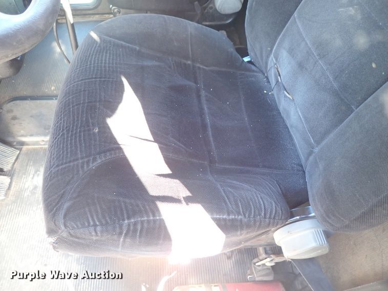 image for item DC3445 2006 Peterbilt 335 dump truck