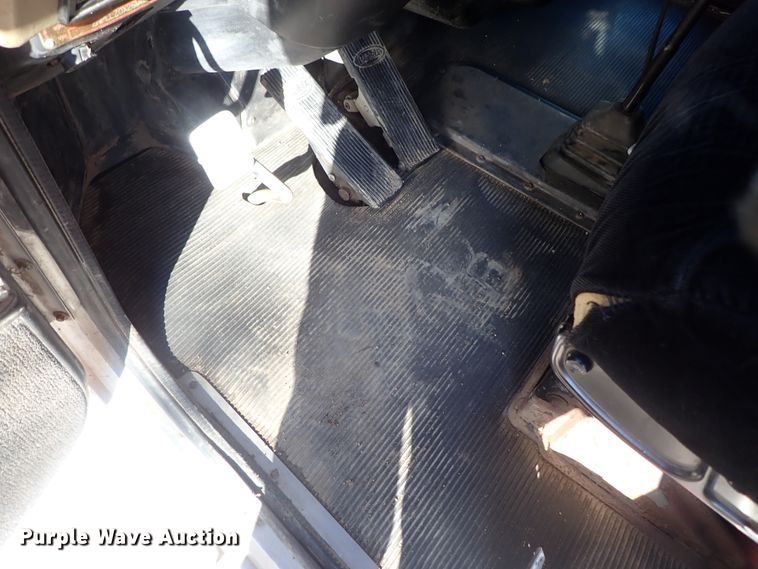 image for item DC3445 2006 Peterbilt 335 dump truck