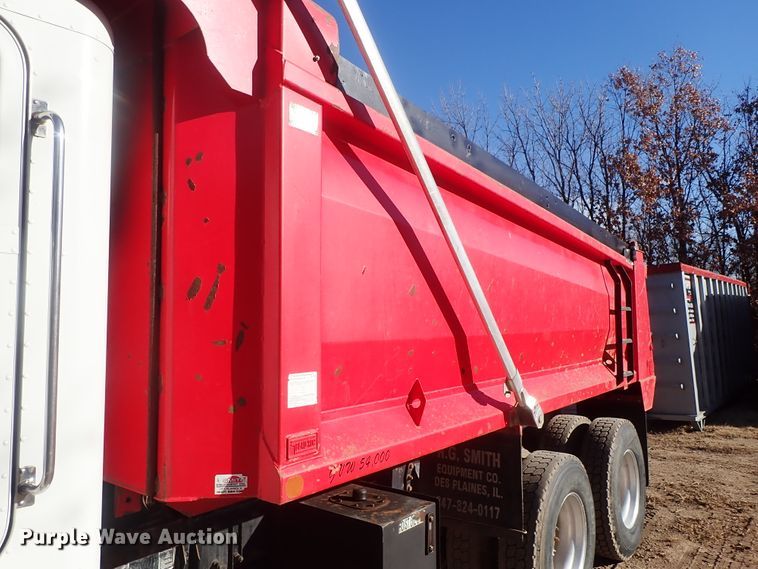 image for item DC3445 2006 Peterbilt 335 dump truck