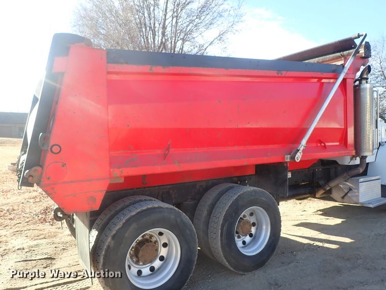 image for item DC3445 2006 Peterbilt 335 dump truck