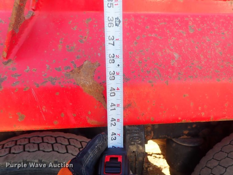 image for item DC3445 2006 Peterbilt 335 dump truck