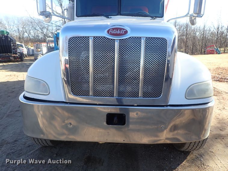 image for item DC3445 2006 Peterbilt 335 dump truck